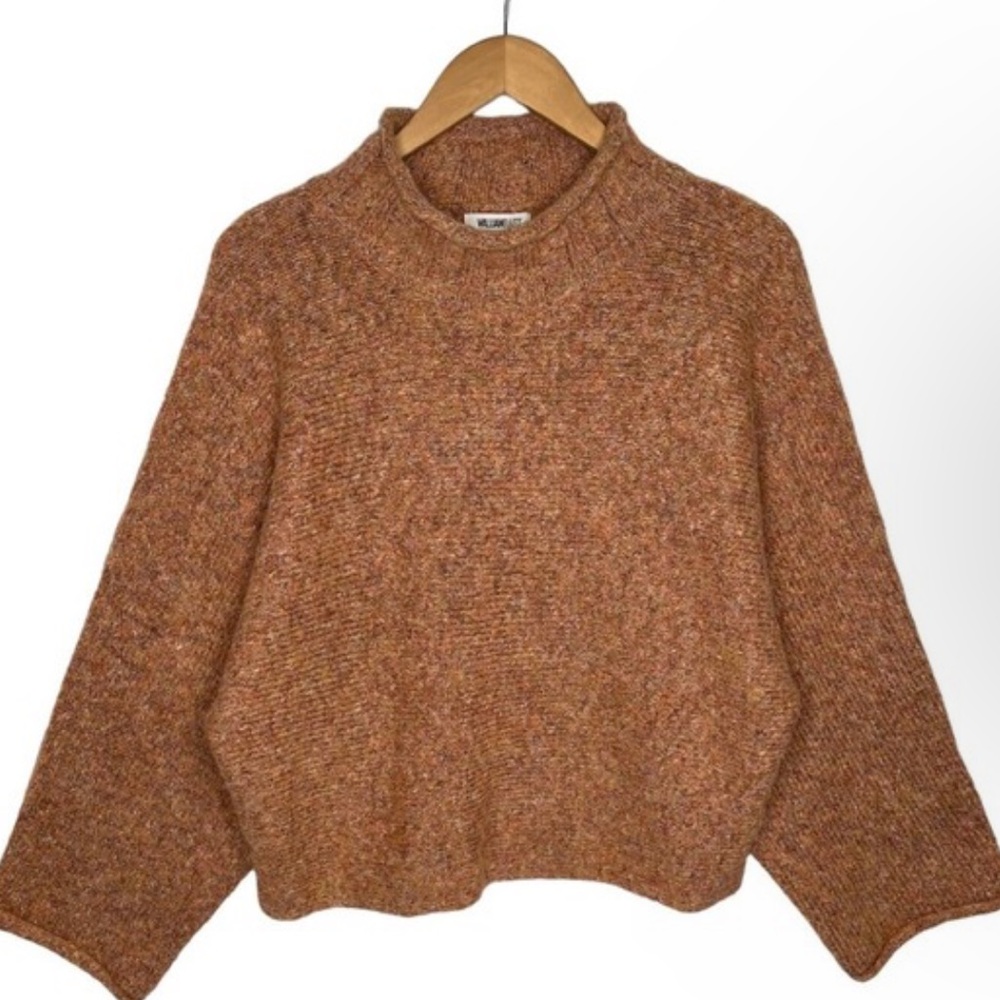❤️William Rast sweater size small.